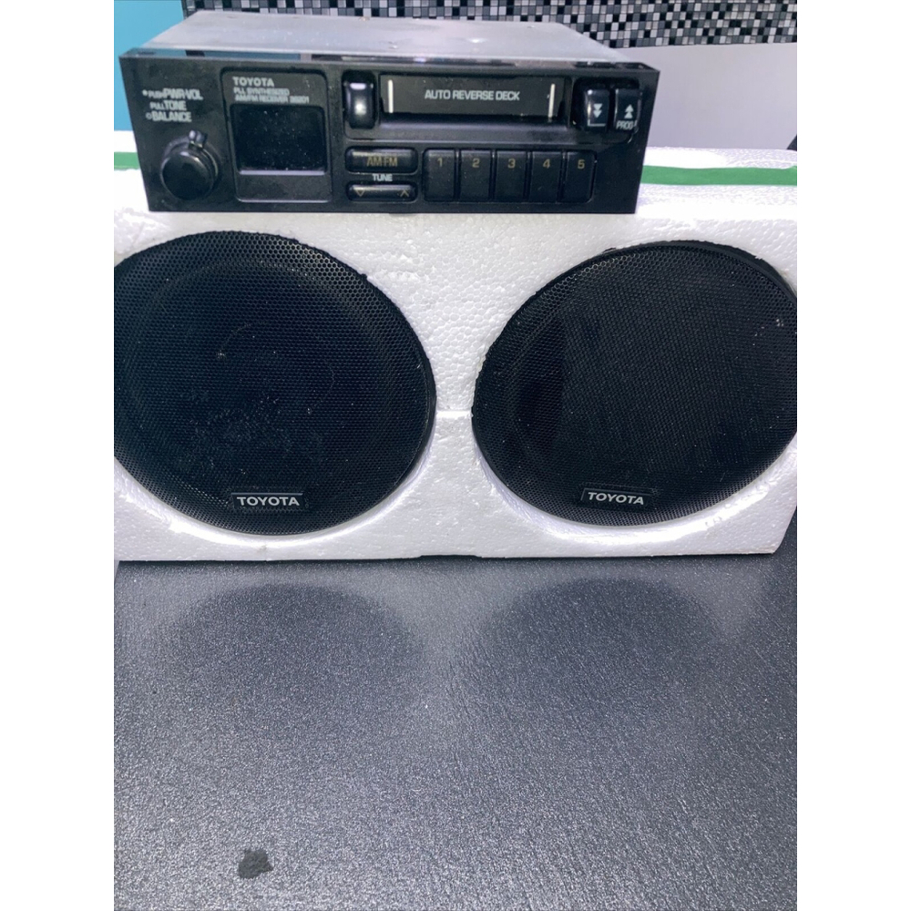 Toyota PLL Synthesized AM/FM Receiver 36201 / Untested Speakers 15w 08691-00832